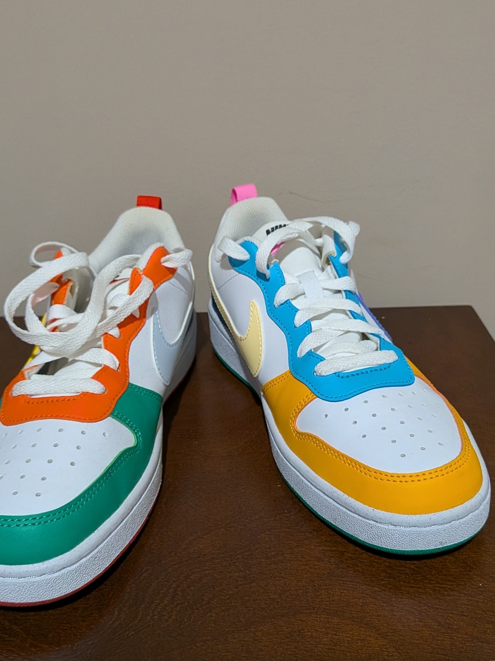 Kids 7 Nike Court "BOROUGH" Low Top Sneakers - Picture 11 of 12